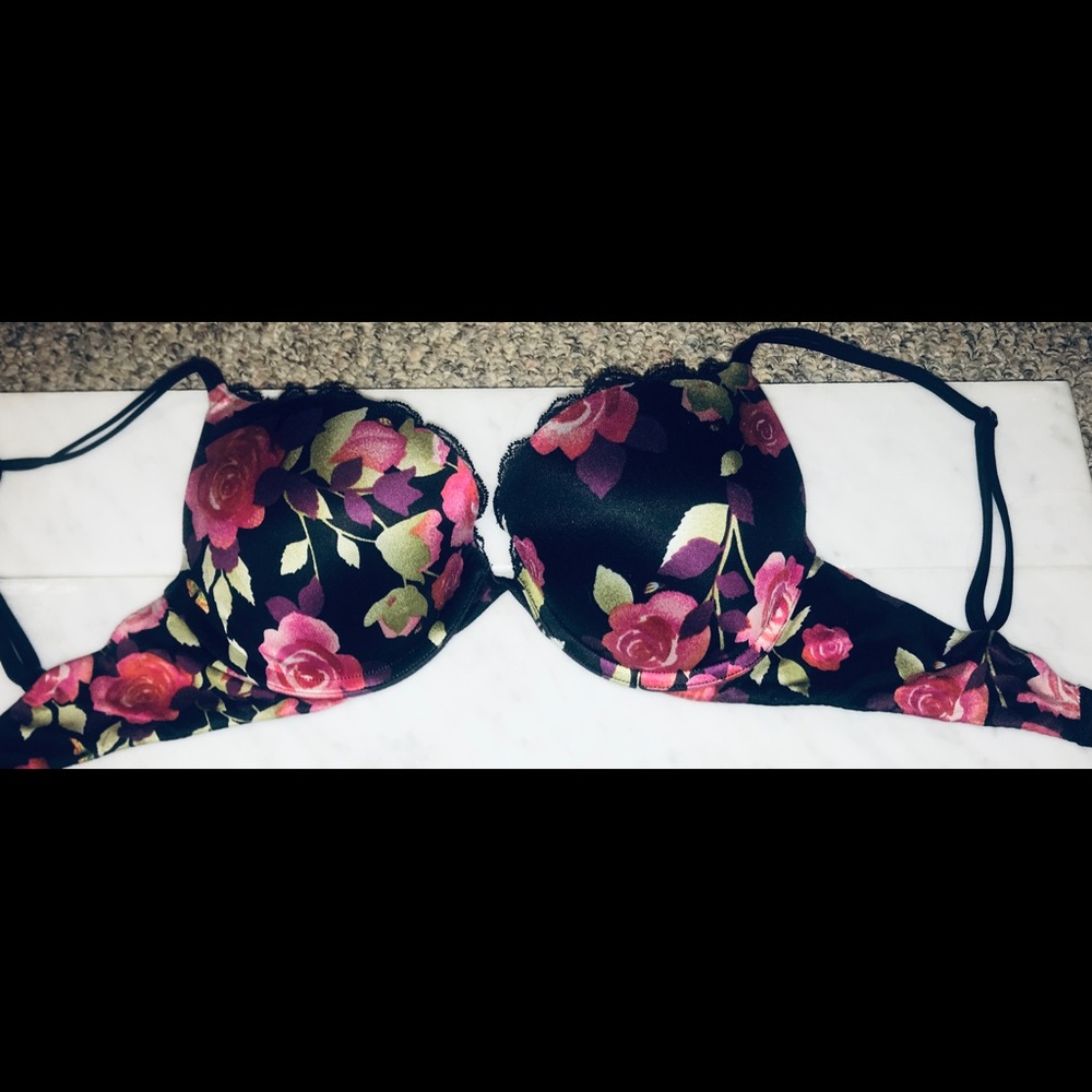 Gorgeous VS Very Sexy Push-Up 32D